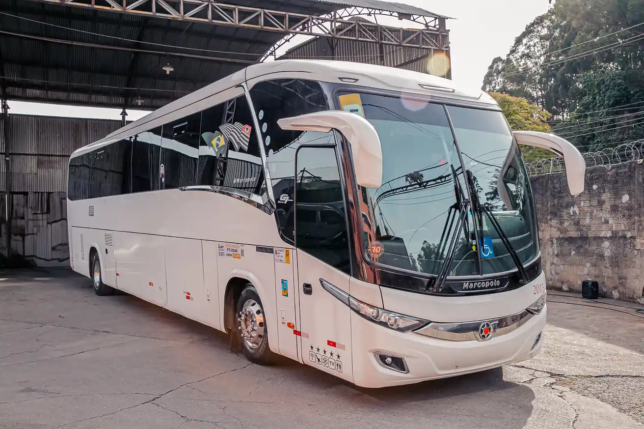 Ônibus 50 Passageiros
