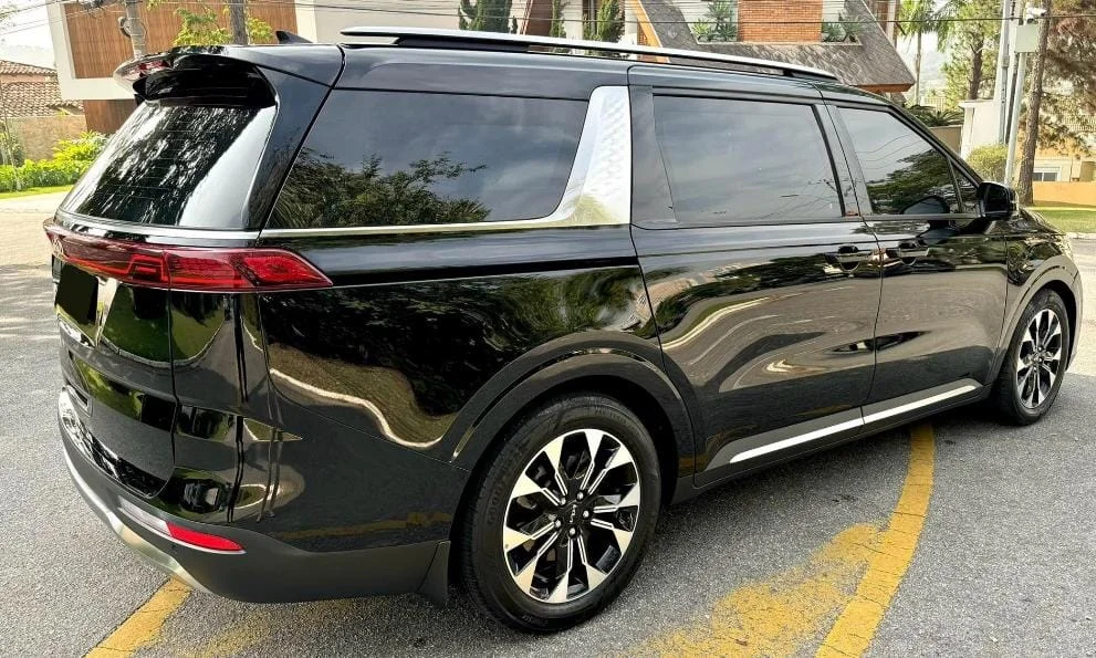 Kia Carnival Executive 7 Lugares - Imagem 2